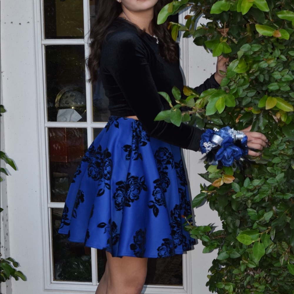 Two piece homecoming dress!! Size:2